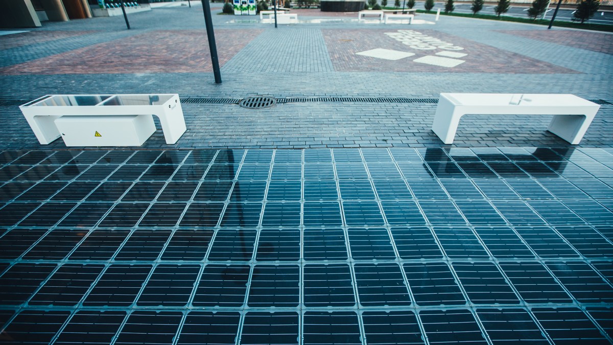 Platio Solar paving